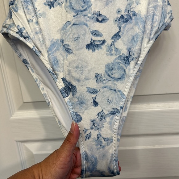 Women's Victoria's Secret Swim Wicked Push Up Blue & White Floral Swimsuit MED - Picture 4 of 10